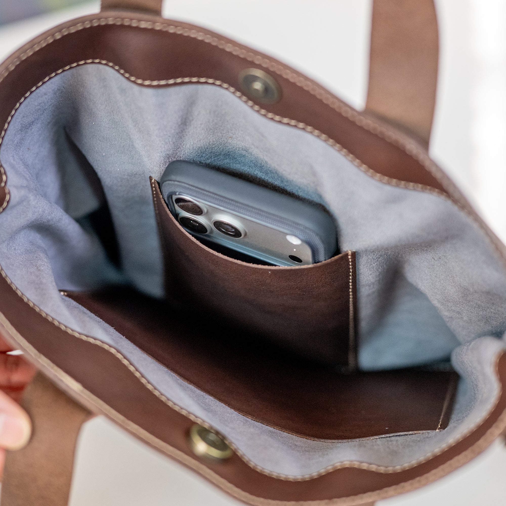 ソフトシュリンクオイルレザー ショルダートートバッグ 栃木レザー NC3415V|Native Creation(ネイティブクリエーション)公式オンラインショップ