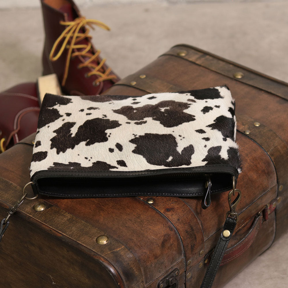 予約割20%実施中!【小サイズ】レザーファー(牛柄)サコッシュ NC3419FC