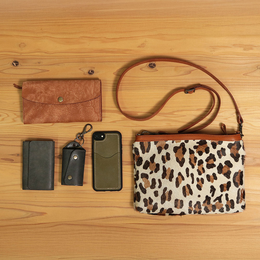 【小サイズ】レザーファー(豹柄)サコッシュ NC3419FL|Native Creation(ネイティブクリエーション)公式オンラインショップ