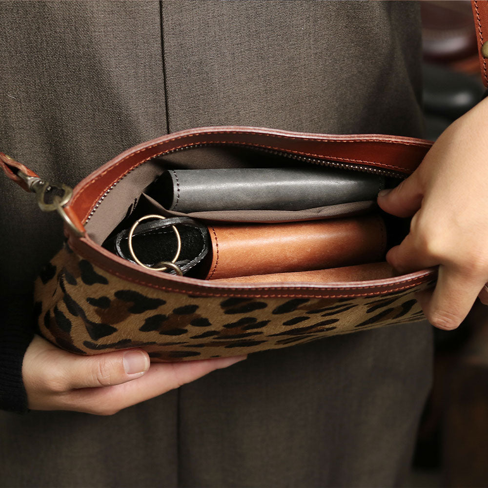 【小サイズ】レザーファー(豹柄)サコッシュ NC3419FL|Native Creation(ネイティブクリエーション)公式オンラインショップ