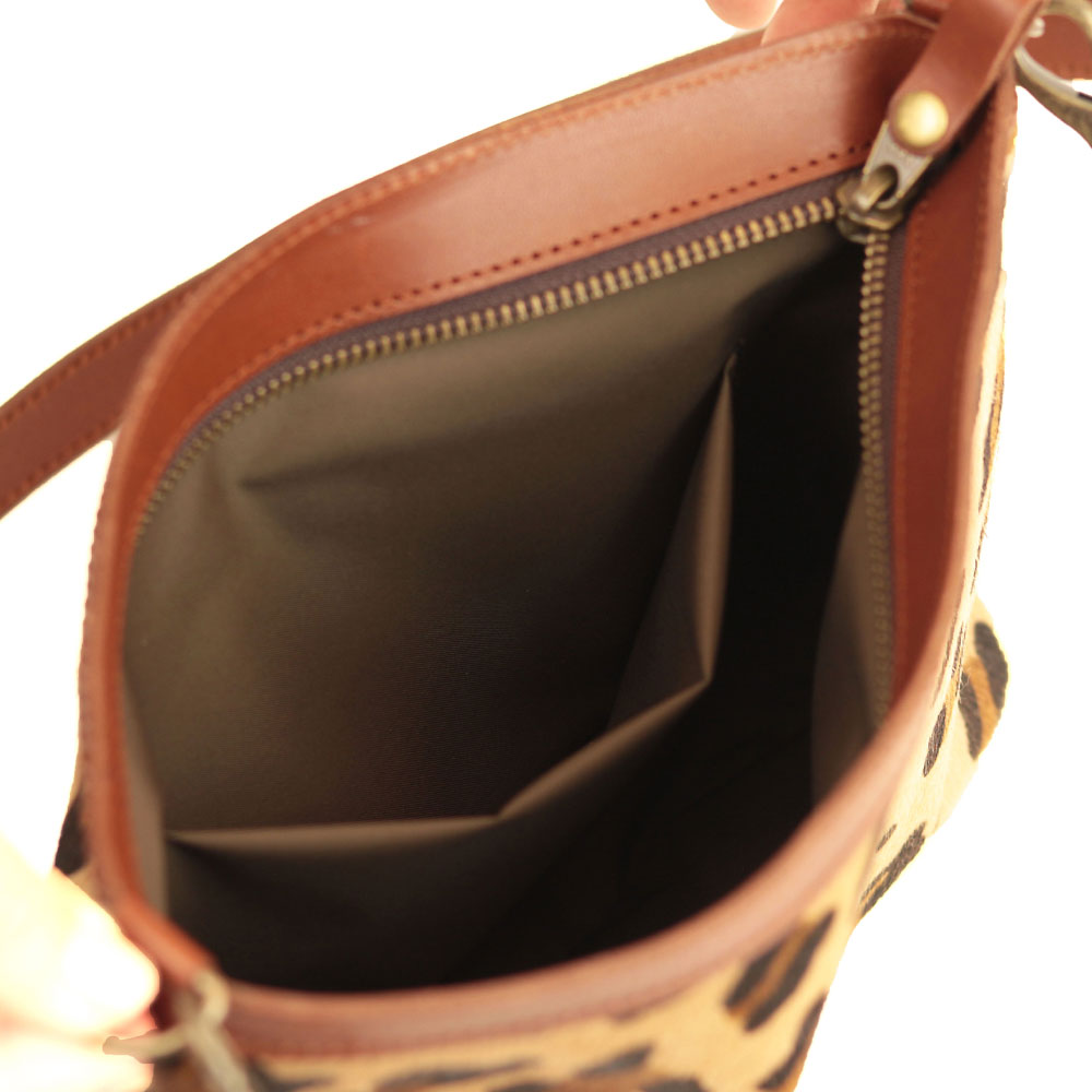 【小サイズ】レザーファー(豹柄)サコッシュ NC3419FL|Native Creation(ネイティブクリエーション)公式オンラインショップ