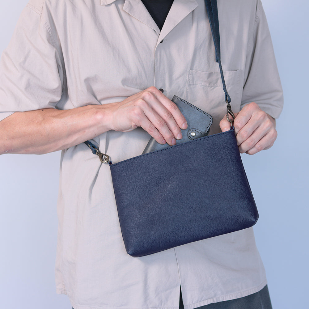 【浅型-中サイズ】姫路レザー シンプルを極めたレザーサコッシュ NC3420s