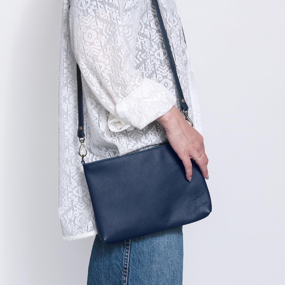 【浅型-中サイズ】姫路レザー シンプルを極めたレザーサコッシュ NC3420s