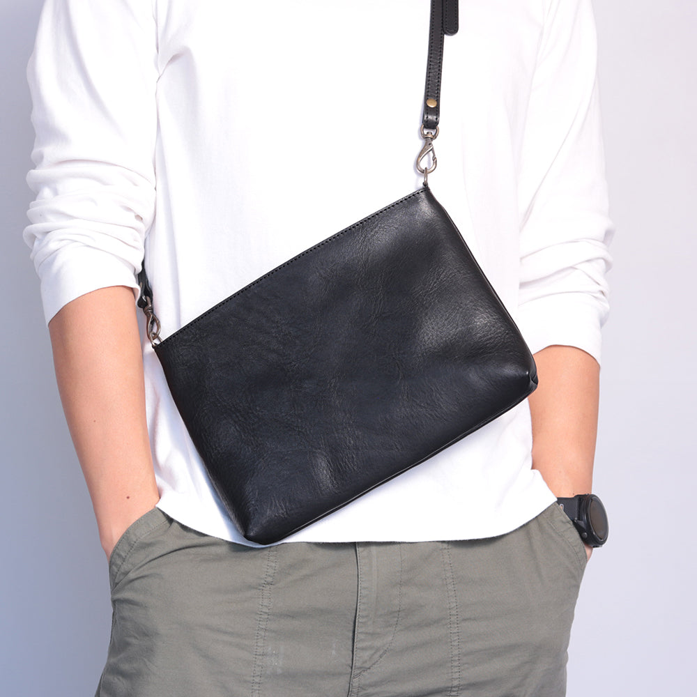 【浅型-中サイズ】栃木レザー シンプルを極めたレザーサコッシュ NC3420v