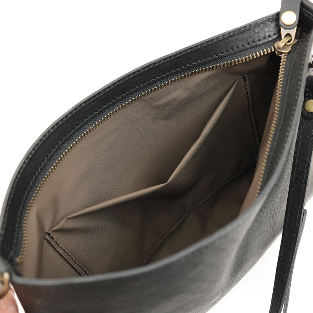 【浅型-中サイズ】栃木レザー シンプルを極めたレザーサコッシュ NC3420v