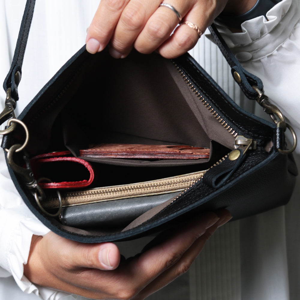 【深型-小サイズ】姫路レザー シンプルを極めたレザーサコッシュ NC3421s