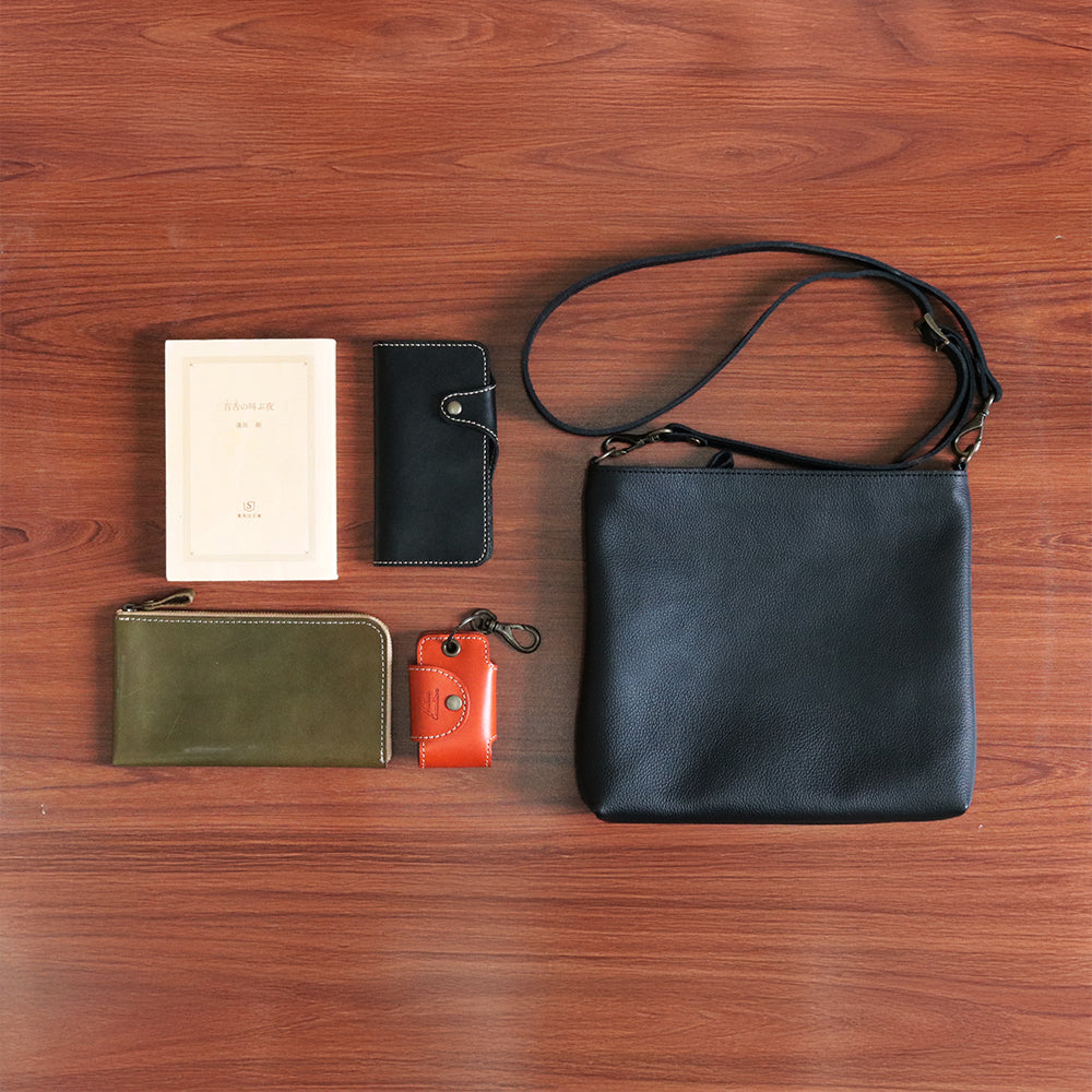 【深型-小サイズ】姫路レザー シンプルを極めたレザーサコッシュ NC3421s