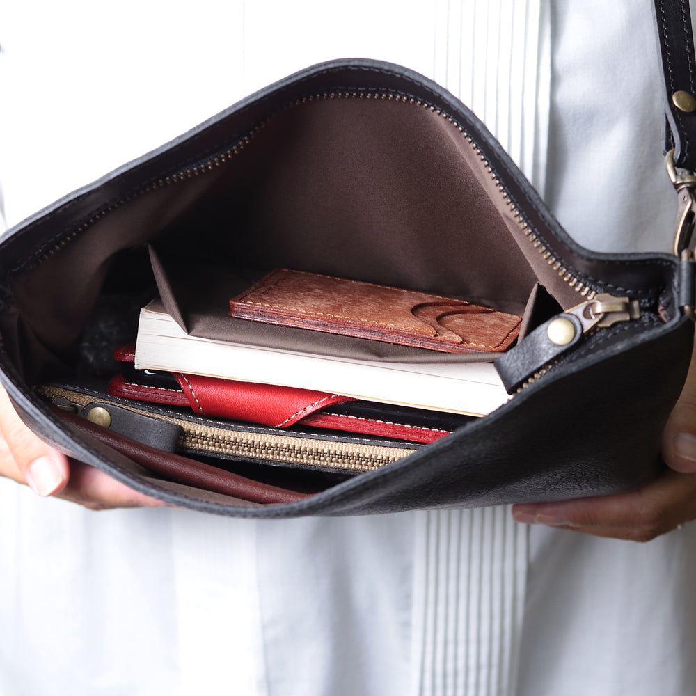 【深型-中サイズ】栃木レザー シンプルを極めたレザーサコッシュ NC3422v