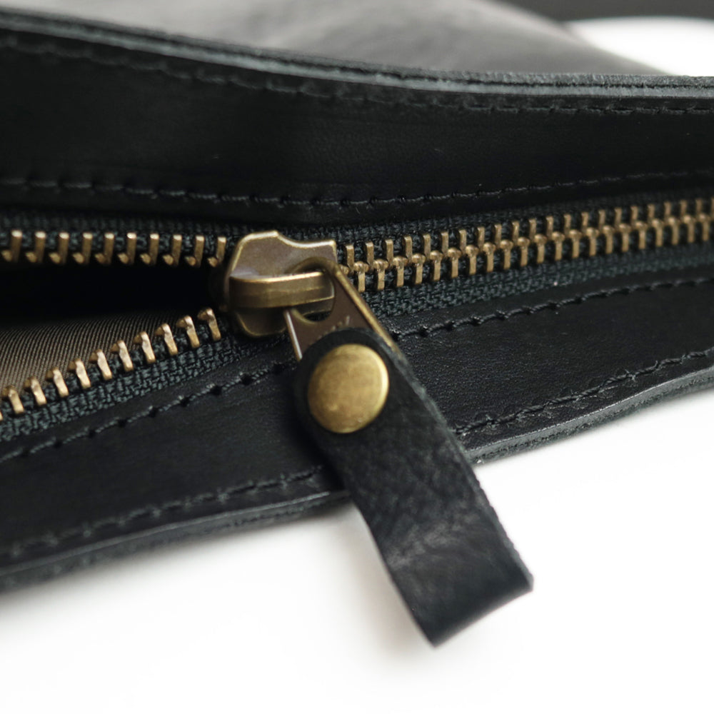 【深型-中サイズ】栃木レザー シンプルを極めたレザーサコッシュ NC3422v