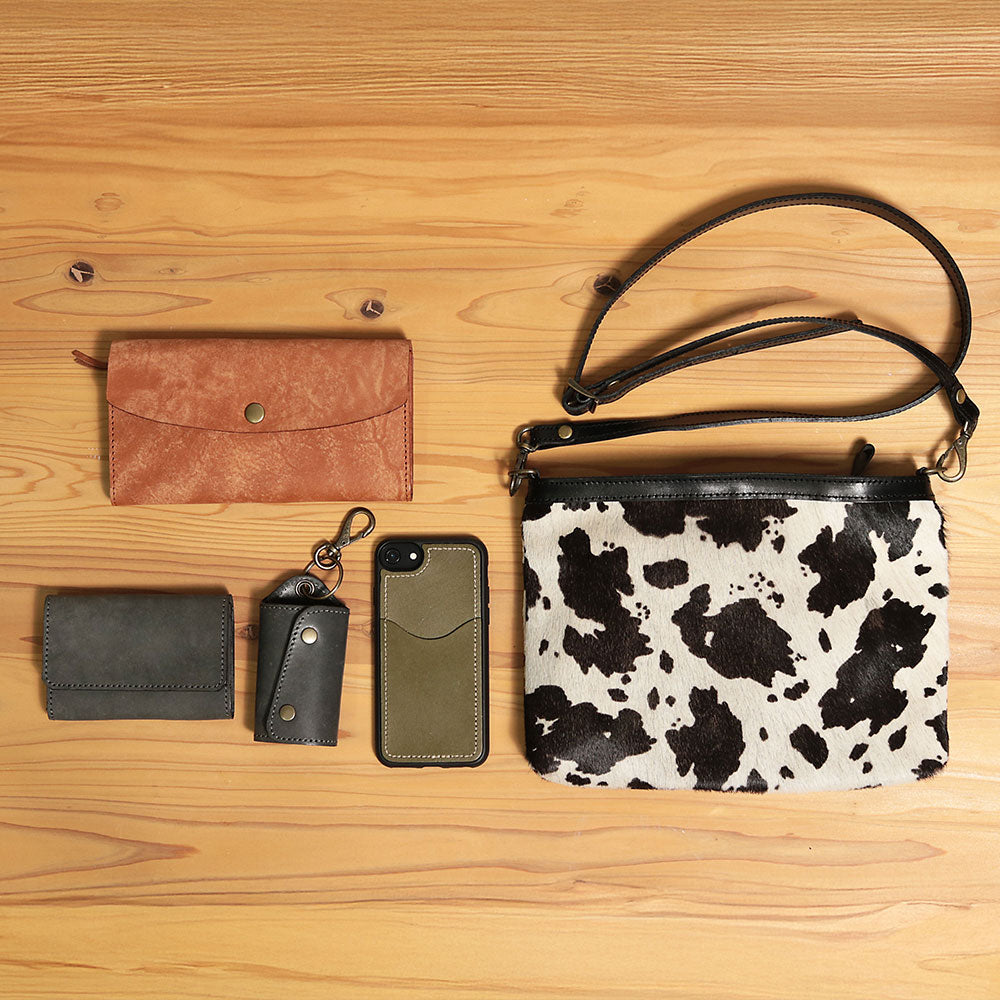 予約割20%実施中！【小サイズ】レザーファー(牛柄)サコッシュ NC3419FC