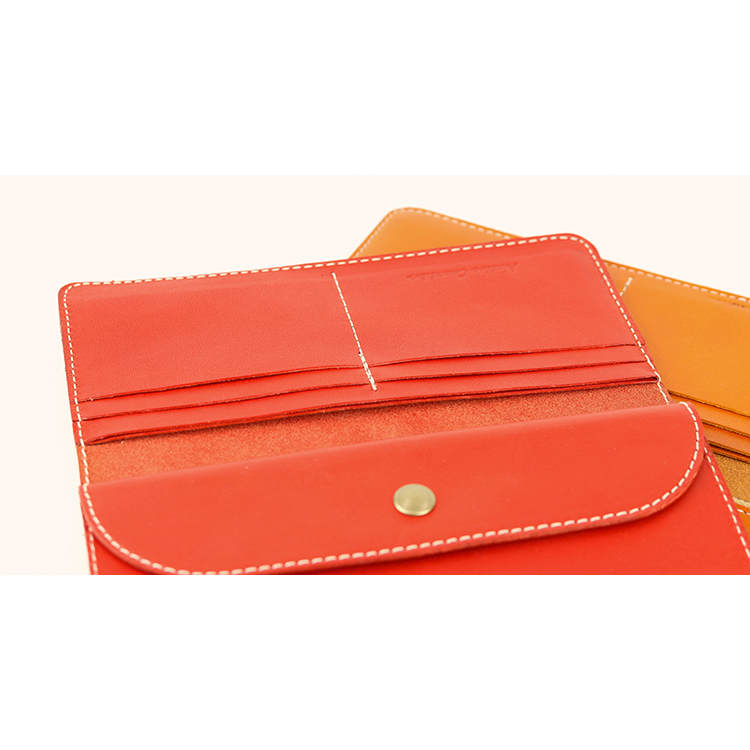 Choose from two types of smart slim long wallets: NC3702 and NC3730