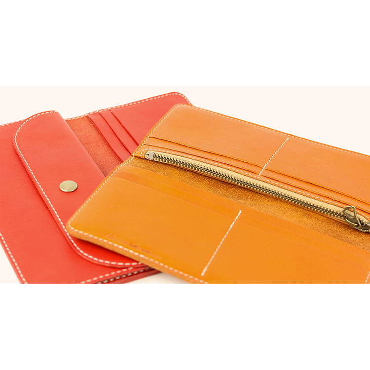 Choose from two types of smart slim long wallets: NC3702 and NC3730