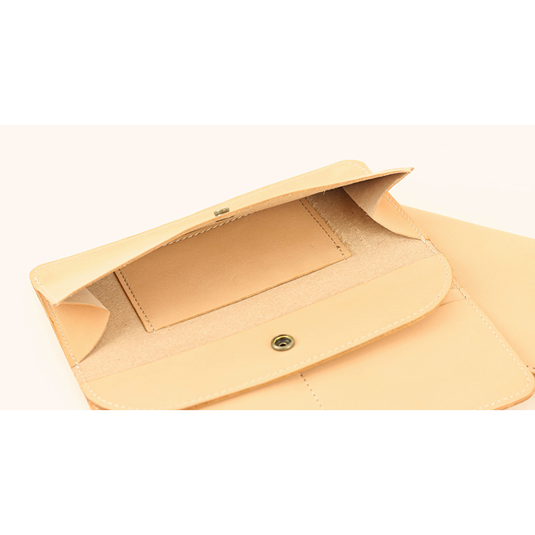 Natural leather Smart long wallet available in two types NC3702-NTR NC3730-NTR