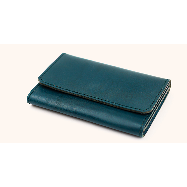 Leather card case with two stitch colors to choose from NC3769