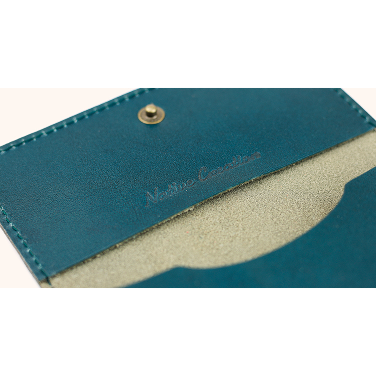 Leather card case with two stitch colors to choose from NC3769